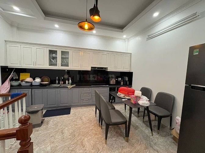 Bán nhà ngõ 28 Tứ Liên, 65m2, 5 tầng, MT 5m, ngõ ô tô, có thang máy.