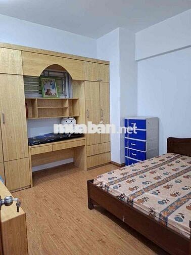 Bán căn chung cư có 1-0-2 Việt Hưng 72m x 2ng view đẹp giá chỉ có 5 tỷ