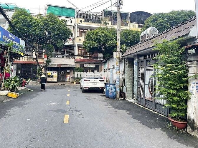 NHÀ VỊ TRÍ NHỘN NHỊP - ĐÔNG ĐÚC TIỆN ÍCH ĐẦY ĐỦ ĐƯỜNG TÔ KÍ QUẬN 12