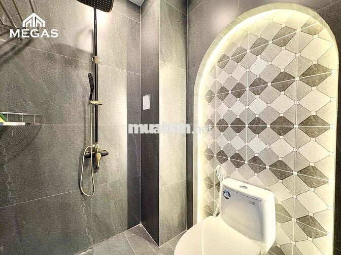 CĂN HỘ BAN CÔNG SIÊU THOÁNG MỚI XÂY NGAY ETOWN CỘNG HOÀ