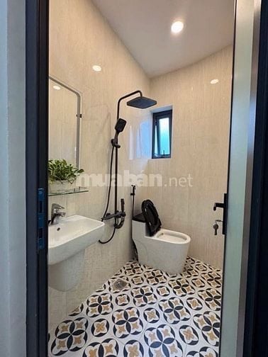 Nhà sát mặt đường Đoàn Thị Điểm, Phú Nhuận. Kế bệnh viện Hoàn Mỹ