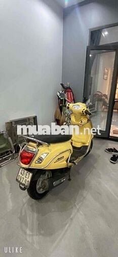 ELizabeth rin cứng ngắt