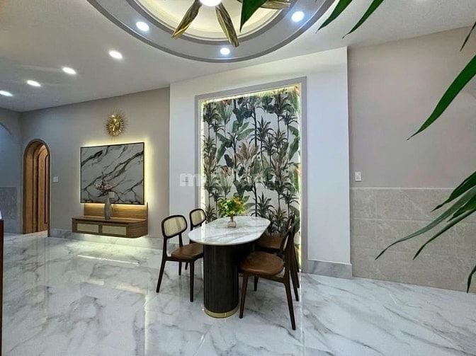 Nhà sát mặt đường Đoàn Thị Điểm, Phú Nhuận. Kế bệnh viện Hoàn Mỹ