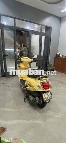 ELizabeth rin cứng ngắt