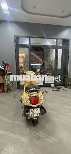 ELizabeth rin cứng ngắt