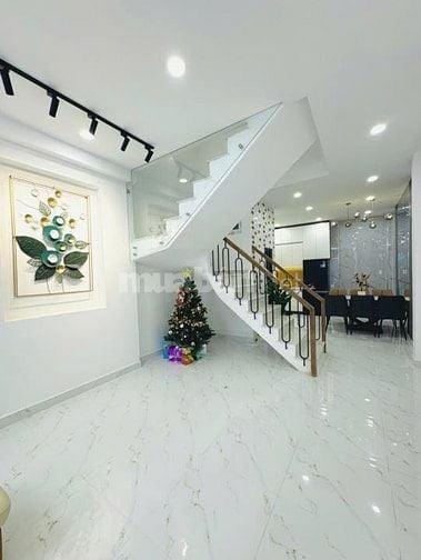 Bán gấp nhà Nguyễn Hữu Cảnh. Phường 22. Bình Thạnh. Giá 3 tỷ 990 