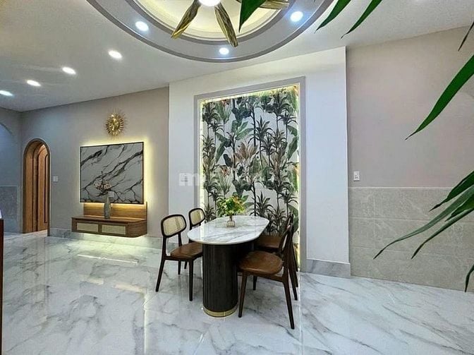 Nhà sát mặt đường Đoàn Thị Điểm, Phú Nhuận. Kế bệnh viện Hoàn Mỹ