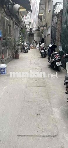 Lĩnh Nam nhà đẹp cực gần ô tô,chủ chuyển công tác cần bán gấp.