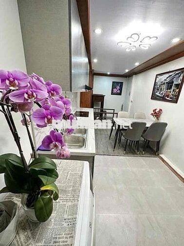 Lĩnh Nam nhà đẹp cực gần ô tô,chủ chuyển công tác cần bán gấp.