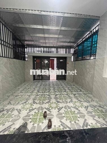 bán nhà 1lầu 1trệt sổ riêng dt 100m2(5x20) 3p ngủ, sân xe hơi 7 chỗ.