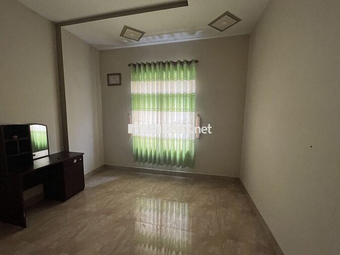 CHO THUÊ NHÀ TRỆT LẦU 4 P NGỦ SÂN 2 XE HƠI GẦN TRƯỜNG CẤP 2 TÂN BÌNH