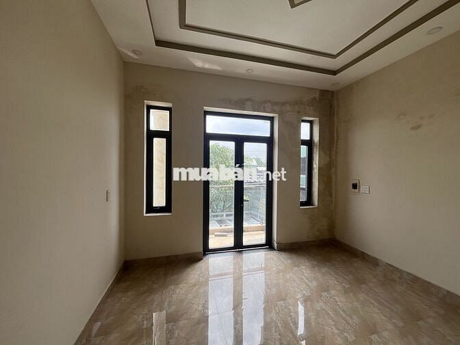 CHO THUÊ NHÀ TRỆT LẦU 4 P NGỦ SÂN 2 XE HƠI GẦN TRƯỜNG CẤP 2 TÂN BÌNH