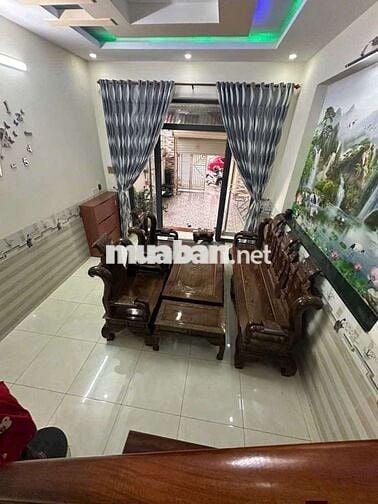 Cho thuê nhà vừa ở vừa làm vp sân oto