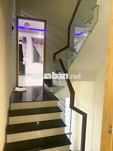 Cho thuê nguyên căn 4pn4wc, rộng rãi, có máy lạnh, Lê Đức Thọ p13 GV