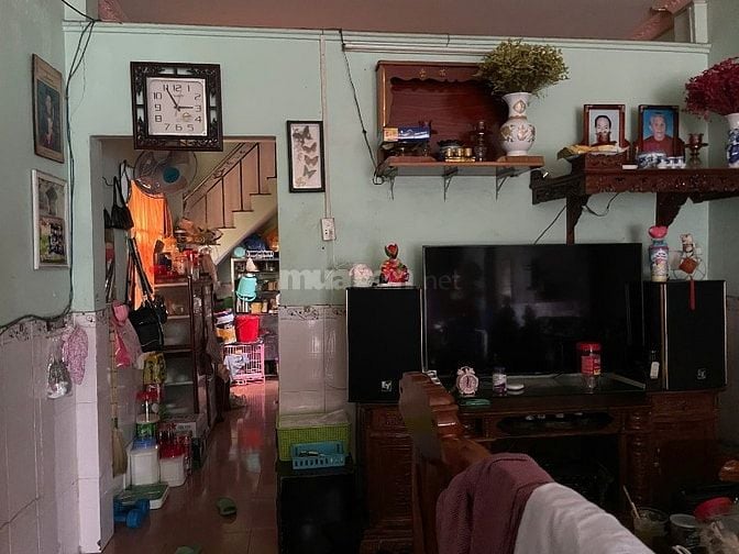 Bán nhà 2 mặt hẻm tiện xây mới