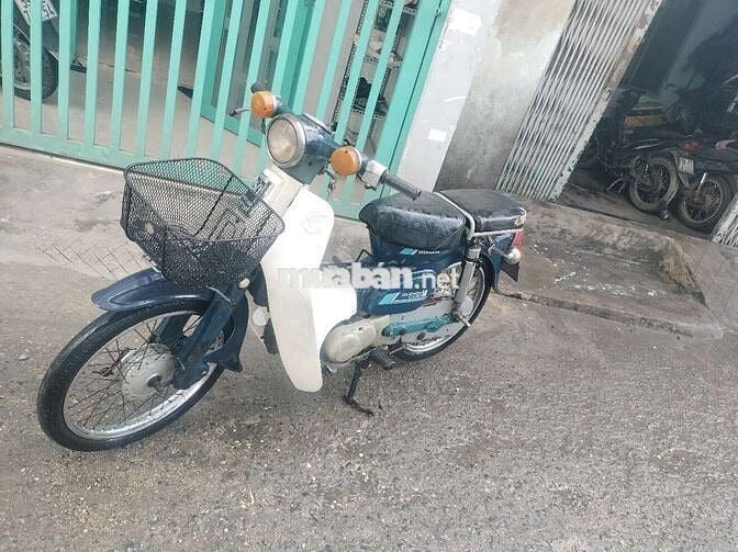 Cần bán chiếc cúp 81 có giấy thành phố