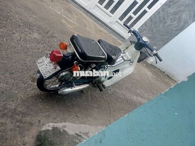 Cần bán chiếc cúp 81 có giấy thành phố