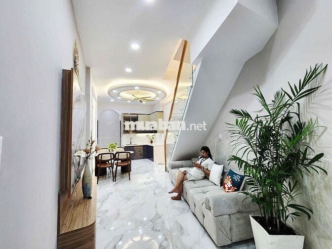 NGAY VÒNG XOAY LÊ ĐẠI HÀNH - 3PN có PN trệt - NHÀ MỚI ĐÓN NOEL ĐÓN TÊT