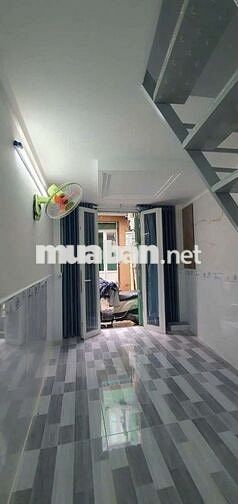 BÁN NHÀ MẶT TIỀN HẺM 6 MÉT. THÔNG THOÁNG