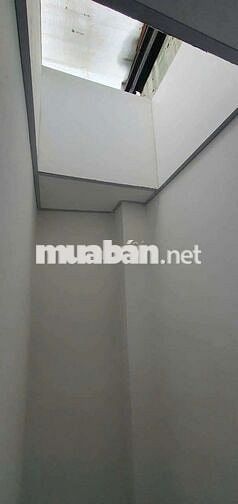 BÁN NHÀ MẶT TIỀN HẺM 6 MÉT. THÔNG THOÁNG