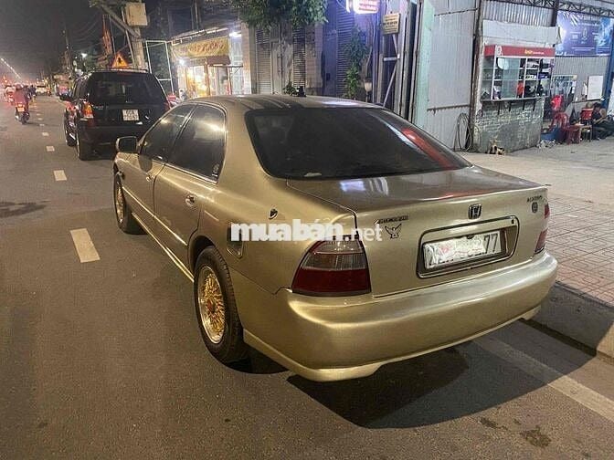 Honda Accord 1995 2.0 MT - 123456 km