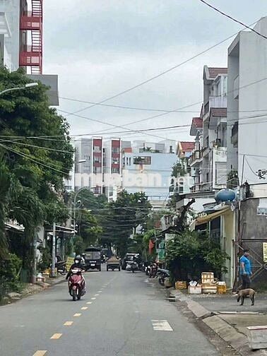 NHÀ MTKD NGAY AOEN MALL DT: 5*23M TRỆT 2L 4PN5WC ĐƯỜNG THÔNG 8M CÓ LỀ