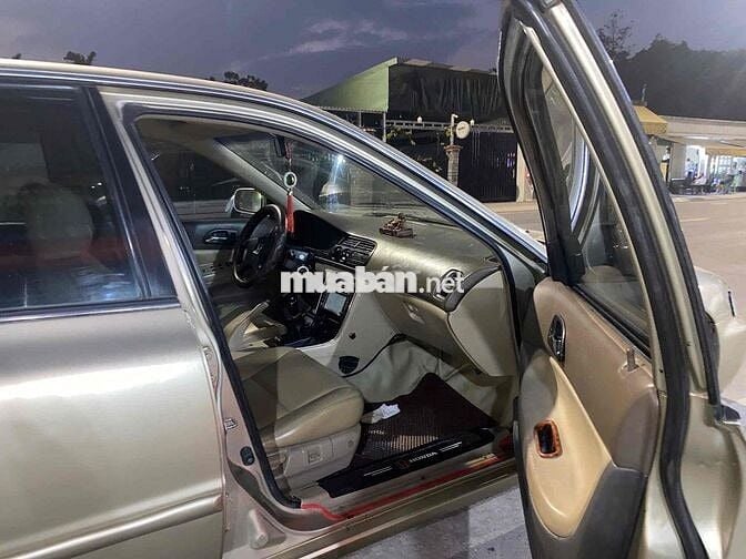 Honda Accord 1995 2.0 MT - 123456 km