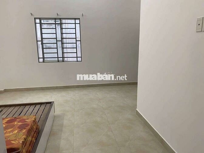 NHÀ MTKD NGAY AOEN MALL DT: 5*23M TRỆT 2L 4PN5WC ĐƯỜNG THÔNG 8M CÓ LỀ