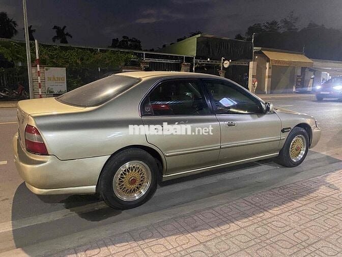 Honda Accord 1995 2.0 MT - 123456 km