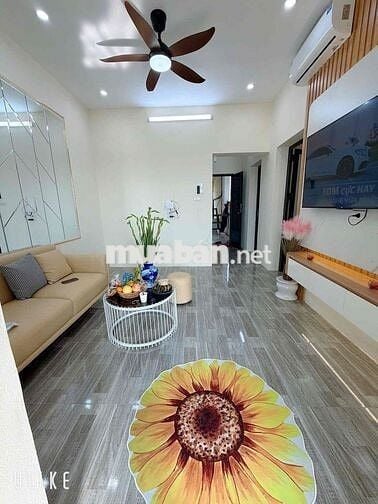 Bán nhà chung cư phố Hồ Đền Lừ nhà đẹp ở ngay 70m T5 giá nhỉnh 3 tỷ có