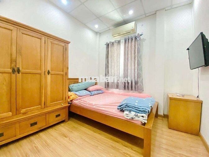 MẶT TIỀN HẺM XE TẢI 10M. HOÀNG HOA THÁM .TB.3 TẦNG.4.5*15M. 10 T.Ỷ