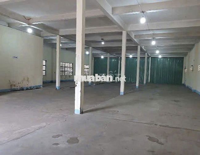 Kho diện tích 300m2 cần cho thuê với giá rẻ ở Đường Bùi Văn Ba