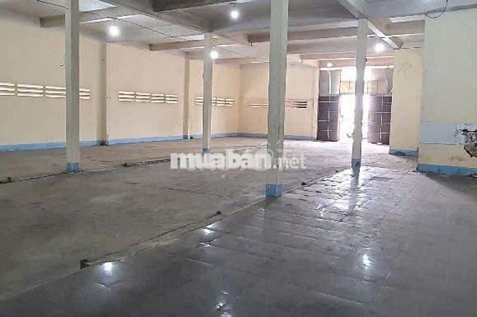 Kho diện tích 300m2 cần cho thuê với giá rẻ ở Đường Bùi Văn Ba