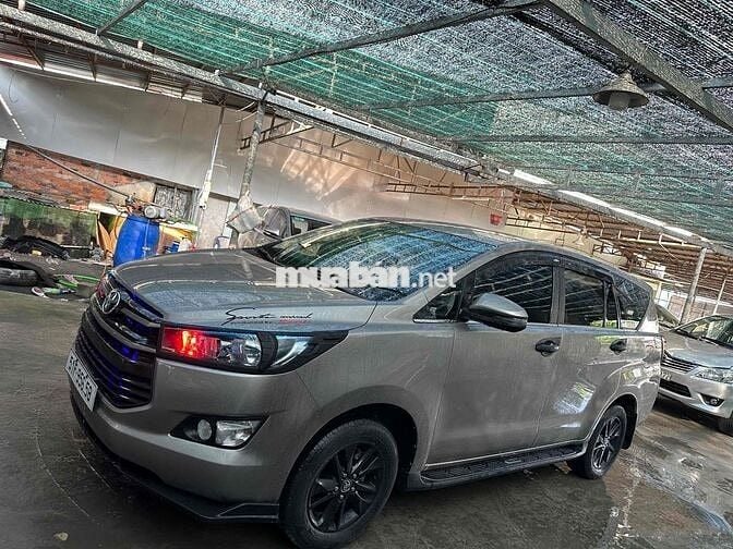 Toyota Innova E 2019 máy Rin