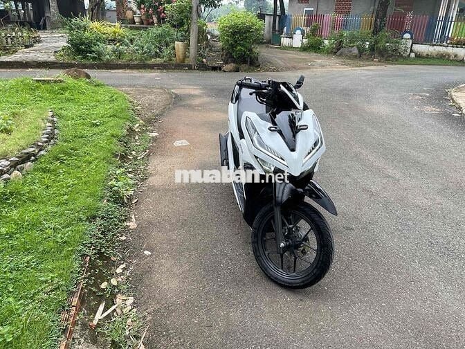 bán Vario màu trắng