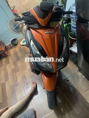 Honda Air Blade 125 Mắt cú Cam đen
