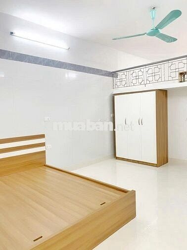 Cho thuê tập thể tầng 1 - Đối diện Royal city - 50m2 - 1 ngủ, 1gác xép
