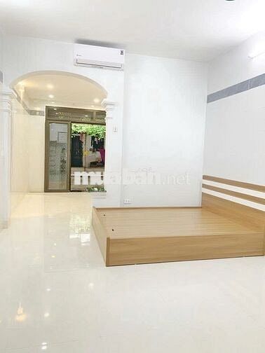 Cho thuê tập thể tầng 1 - Đối diện Royal city - 50m2 - 1 ngủ, 1gác xép