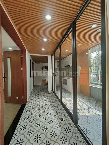 Chính chủ bán nhà phố Quỳnh Mai