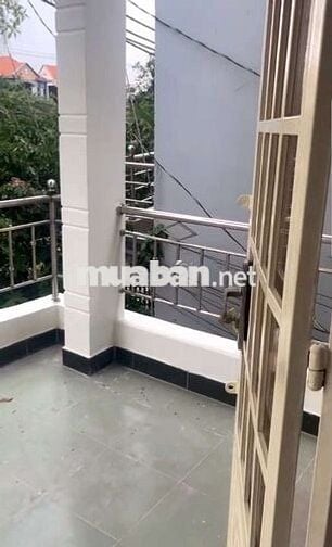 Cho thuê nhà. HBP-SÂN ĐỂ XE HƠI