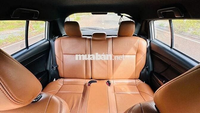 Toyota Yaris 2015 G màu Trắng