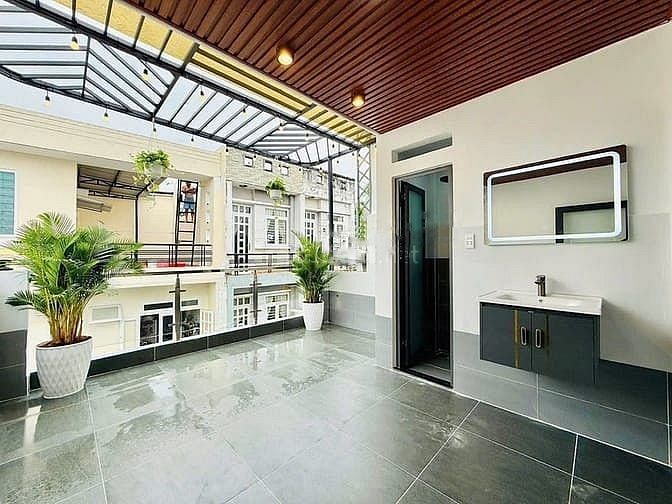 Nhà cần bán gấp siêu phẩm Phạm Văn Hai, P5, Tân Bình, 2,65 tỷ,sổ riêng