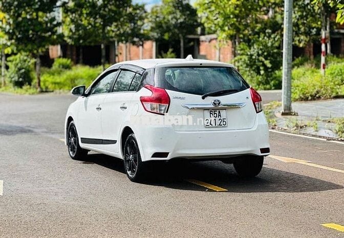 Toyota Yaris 2015 G màu Trắng
