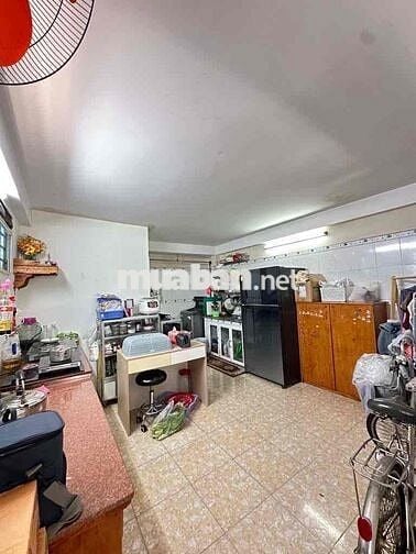 bán nhà ngay Chợ Tân Hương, Tân phú- 64m2-3 lầu- đúc giá chỉ 6,x tỏi