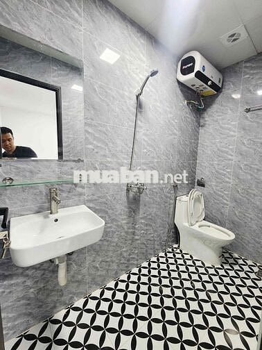 Mình chính chủ - tập thể 2 tầng C27 Tân Mai, 3 ngủ 2wc , sân phơi.