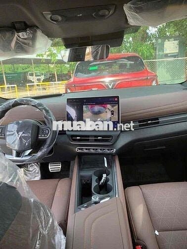 VinFast VF8 Đỏ Đen Săn Xe Giao Ngay Giá Tốt