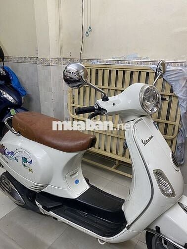 Piaggio Vespa Trắng Tự động