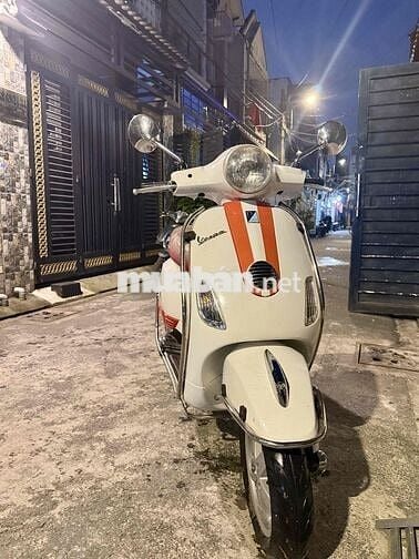 Piaggio Vespa LX 125 ie Trắng đỏ