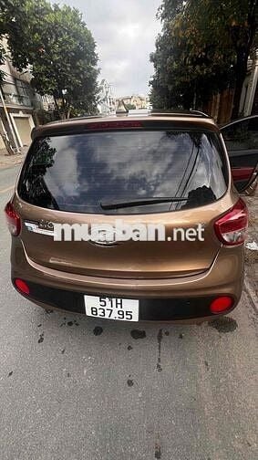 Hyundai i10 2021 Vàng cát 12000 km