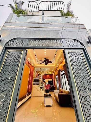 Chủ cần bán nhà đ.Đoàn Văn Bơ P.13 Q.4 giá chỉ 1 tỷ 950tr/62m2.